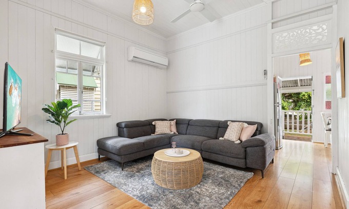 Nundah Maison | Tranquil 3-Bed Family Home with Spacious Backyard
