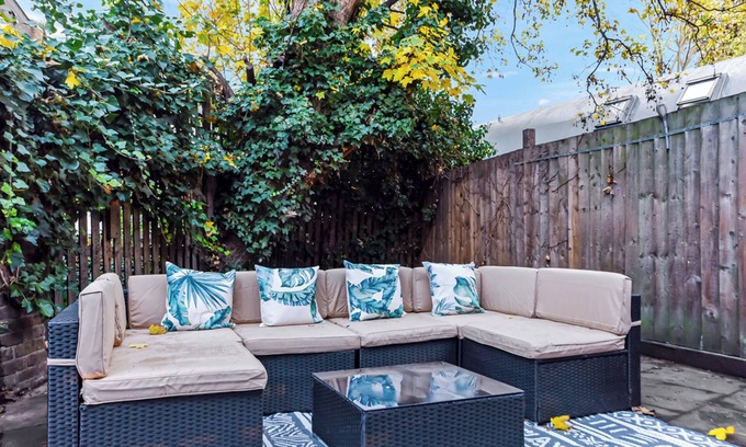 Canonbury Maison | Tranquil 3 BR Escape: For Families or Groups