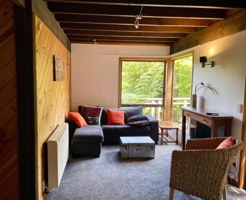 Lower Hutt Appartement | tranquil 3brms bush cabin