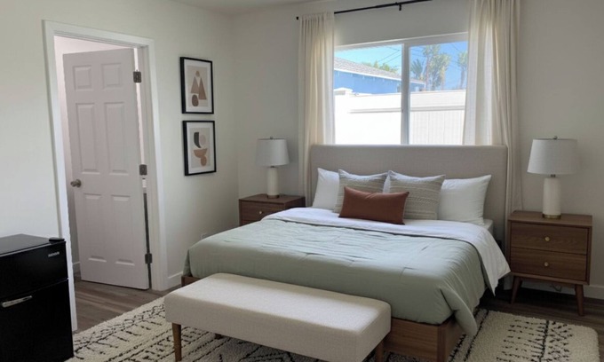 Los Angeles Maison | Tranquil 4-bedroom house with AC in charming Los Angeles