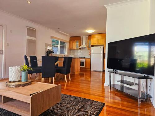 Oakleigh East Maison | Tranquil and cosy guest house