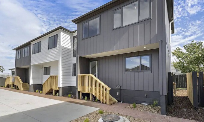 Otahuhu Maison | Tranquil and Modern by Sylvia Park