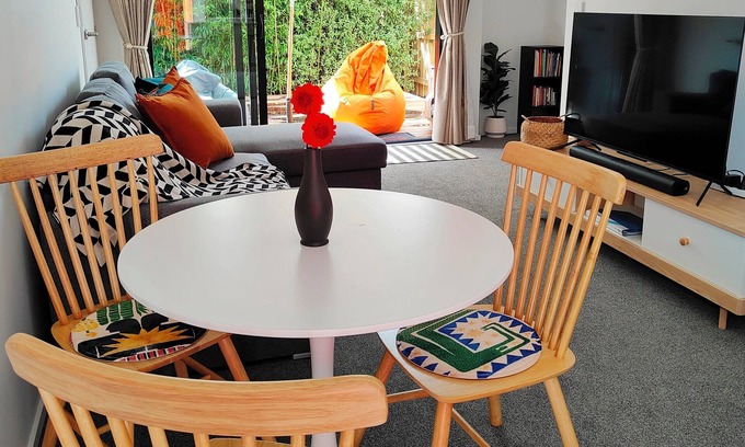 Linwood Maison | Tranquil Bamboo Oasis -New 2 Bed Close To CBD
