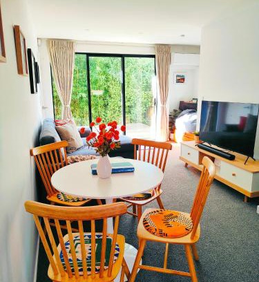 Linwood Appartement | Tranquil Bamboo Oasis at Christchurch