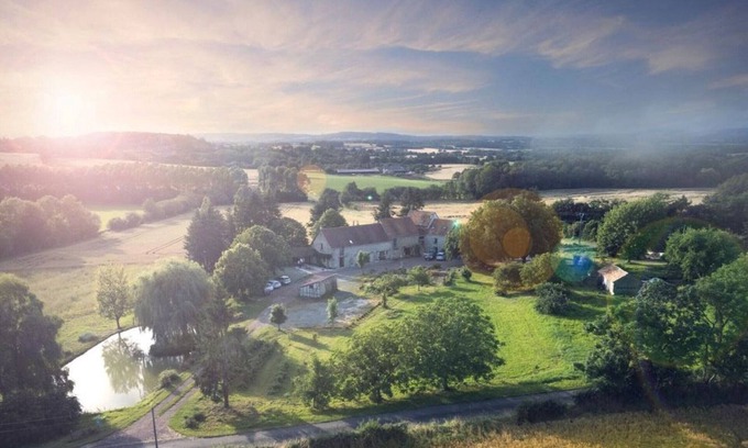 Moulins-le-Carbonnel Cottage | Gîte écologique de charme avec grand jardin, proche des Alpes Mancelles, idéal famille et amis