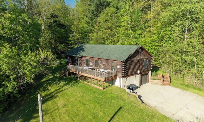 Lime Lake-Machias Cabine | Tranquil cabin in charming Machias close to Ski Resorts