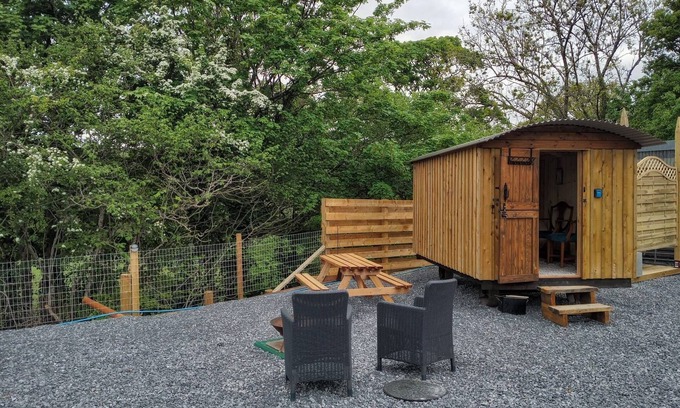Llandovery Cabine | Tranquil Cabin Retreat in Llandovery