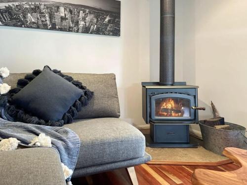 Ninderry Maison | Tranquil Escape with Beautiful Mountain Views