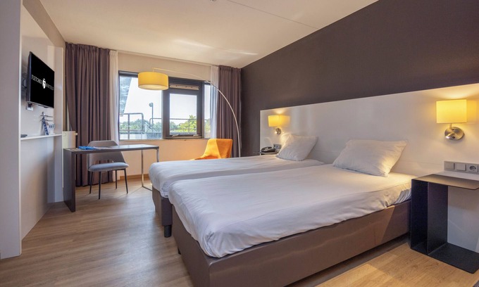 Municipality of Nieuwegein Hôtel | Tranquil Getaway: Indoor Pool, Free Parking & Outdoor Adventures Await You