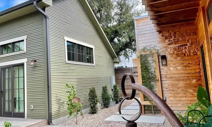 Govalle Appartement | Tranquil Guesthouse in East Austin w/ Patio