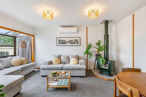Ponsonby Maison | Tranquil Haven 2 BR Home Zodiak Stays