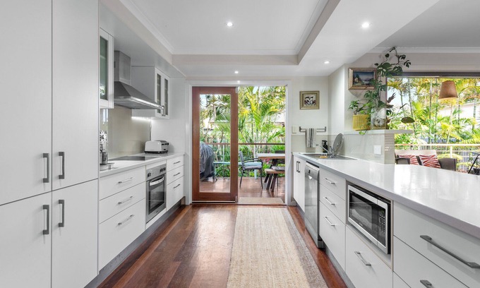 Redcliffe Maison | "Tranquil Hideaway in Central Redcliffe"
