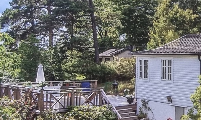 Nacka Municipality Cabine | Tranquil hillside cabin with easy access to nature & city. Stockholms län