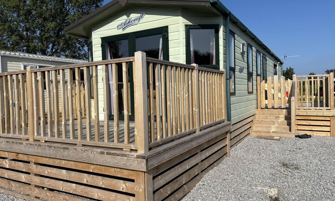 Wesham Cabine | Tranquil Lodge Retreat in Preston Countryside