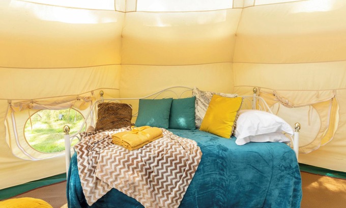 Bromsash Cabine | Tranquil Luxury Glamping Escape in Ross-on-Wye 6