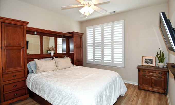 Gaithersburg Copropriété | Tranquil Private 1B/1BA in Condo