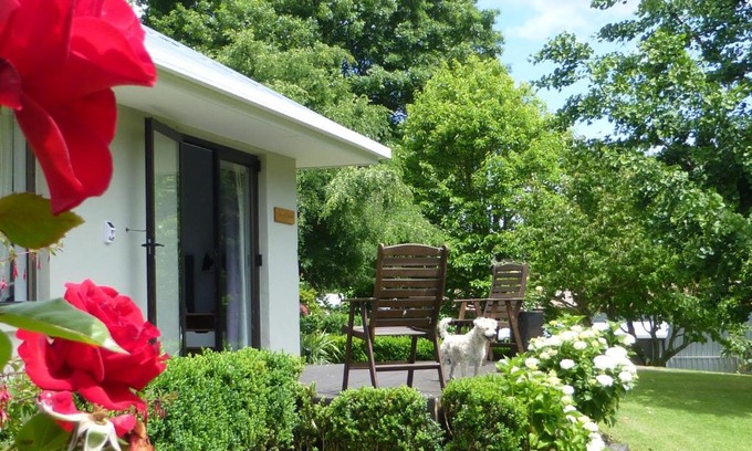 Aongatete Maison | Tranquil Private Rural Retreat