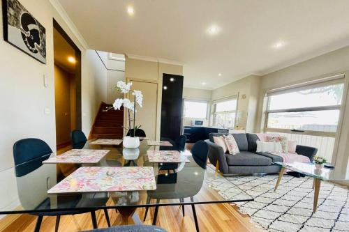 Glenroy Maison | Tranquil Retreat near to Airport