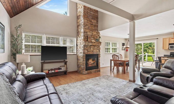 Rome Maison | Tranquil Retreat on Lake Arrowhead Golf Course