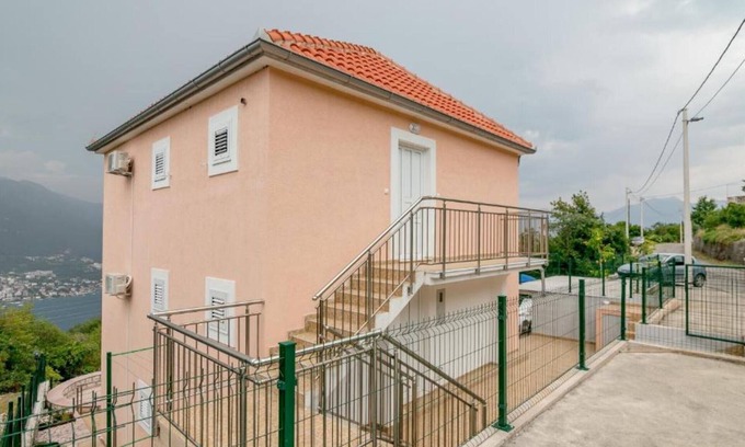 Klinci Appartement | Tranquil Retreat with Private Pool in Lustica Bay - One Bedroom Apartment with Balcony and Sea View