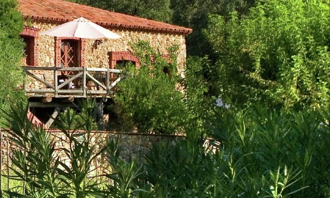 Alajar Cottage | Maison en pierre au bord de la rivière Zoya avec vue sur la vallée
