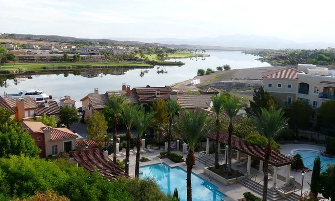 Lake Las Vegas Copropriété | CONFIGURATION TRANQUIL AU 6EME ETAGE, 1 CHAMBRE AVEC 1 SALLE DE BAINS AVEC VUE IMPRENABLE