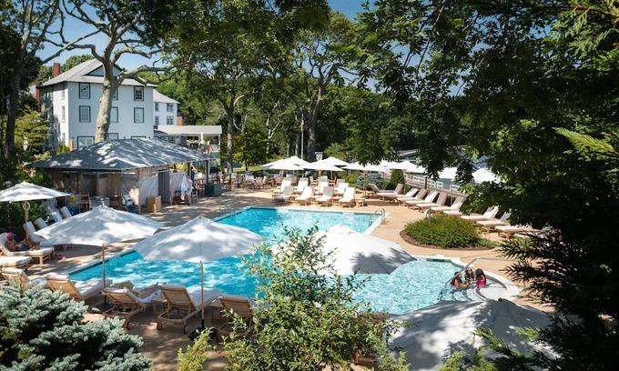 Shelter Island Heights Maison | Tranquil Splendor at The Pridwin - Waterfront Activities - Shelter Island