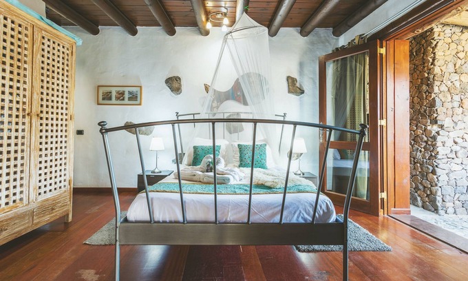 Tabayesco Cottage | Tranquil Studio : Eco Casita, Près de Sandy Beach, Piscine, Parc de jeux, WIFI