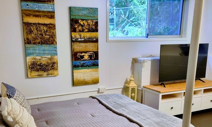 Buderim Appartement | Tranquil studio retreat. Walk to Buderim Village.