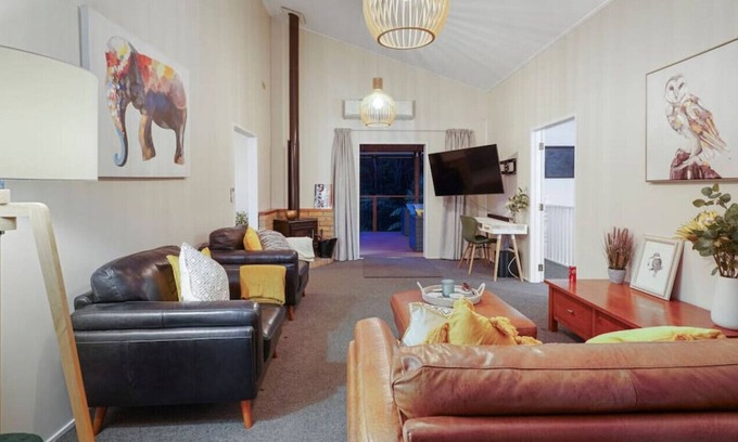 Oratia Autre | Tranquil Sunset Retreat | Spa | WIFI | Netflix