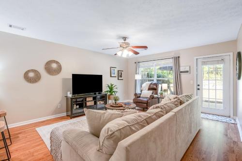 Auburn Maison | Tranquil Townhome