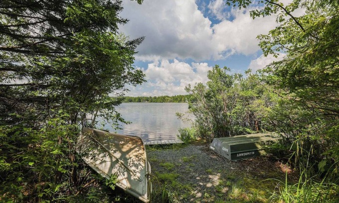 Pocono Summit Maison | Tranquil Waters – Kayaks Firepit Lakefront