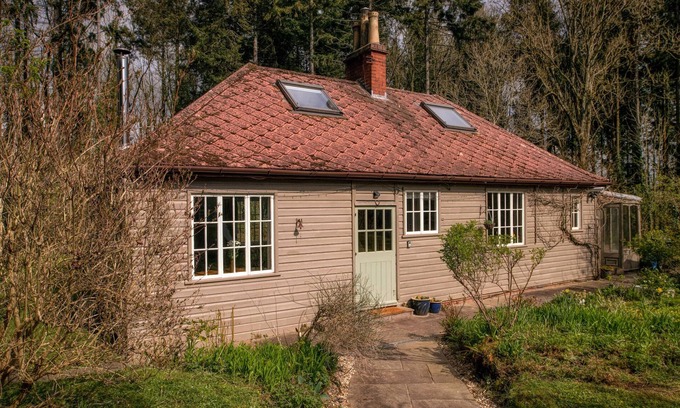Pill Cottage | Tranquil Woodland Cottage, 10-Min Drive to Clifton