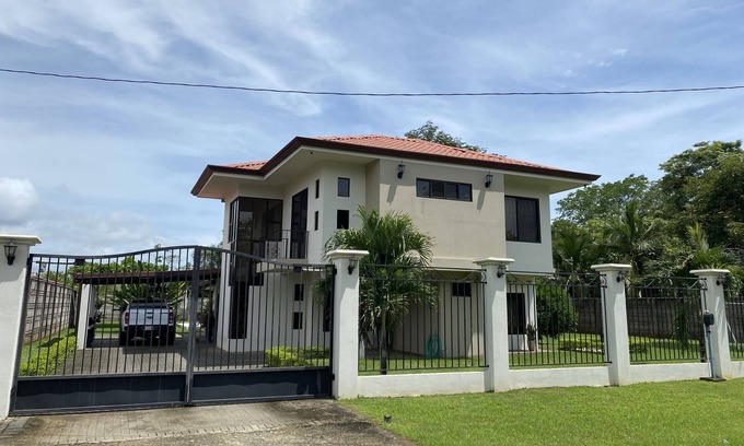 Damas Maison | Tranquility 10 kilometers from Manuel Antonio Park