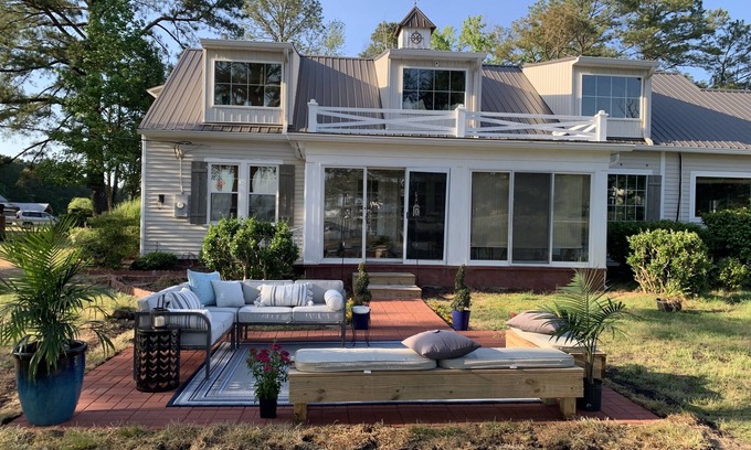 North Maison | Waterfront Retreat on 22 Private Acres