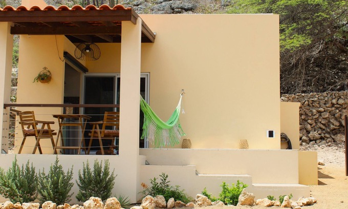 Savaneta Appartement | Transhi by Cunuc'i Cristi, we are completely off-the-grid, ground with nature!