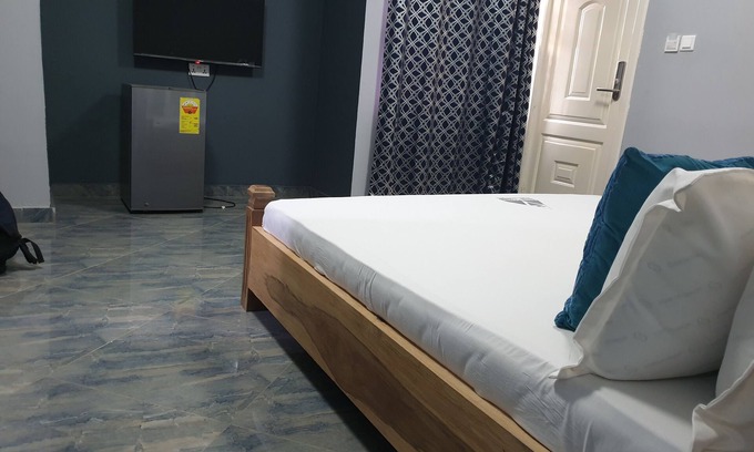 Nsawam Maison | Trapezium Lodge (Royal Triangle Guest House Annex)