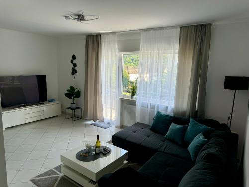 Nieder-Morlen Appartement | Traumhafte Kurstadt Apartment Moderne 2ZKB Balkon-Parkplatz 7-24 Check-in