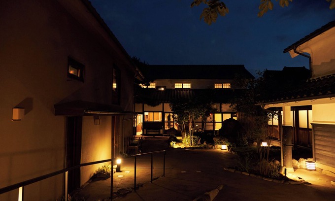 Tomi Hôtel | Travel Stop UNNOWA