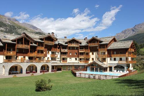 Val Cenis Appartement | travelski home premium - Résidence Les Alpages de Val Cenis