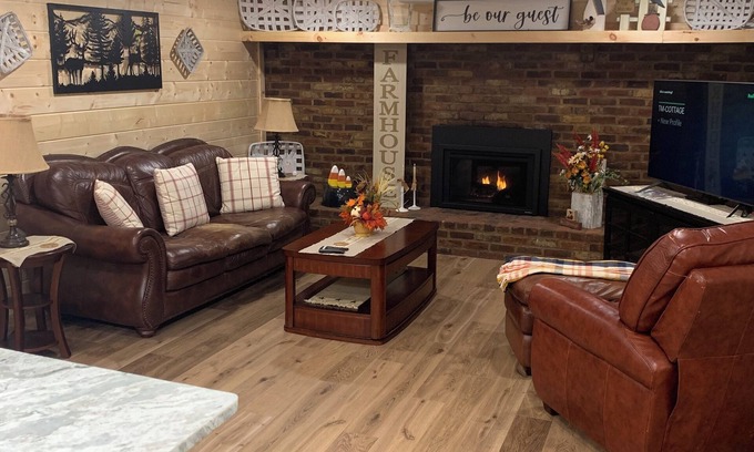 Stanley Cottage | Treasured Moments Tiny Cabin Cottage in town and close to everything...