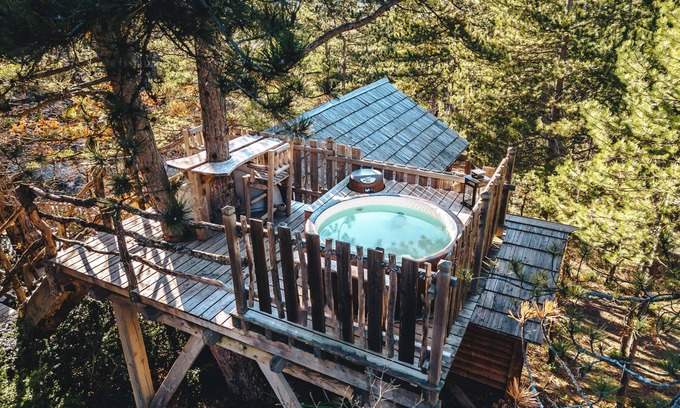 Serres Cabine | Tree houses with private Jacuzzi - Épine Vinette