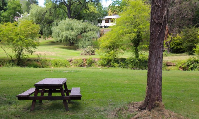 Wandiligong Maison | Tree View Cottage - Tranquil on the creek