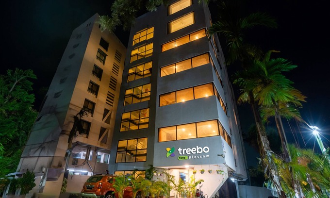 Viman Nagar Hôtel | Treebo Blossom - Viman Nagar