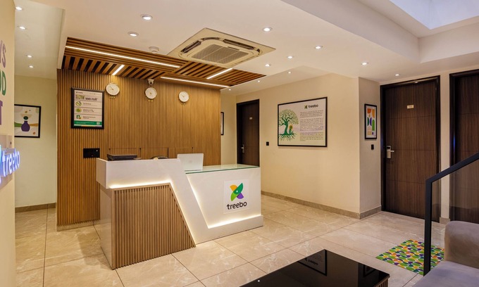 Panchkula Urban Estate Hôtel | Treebo Bombay Palace
