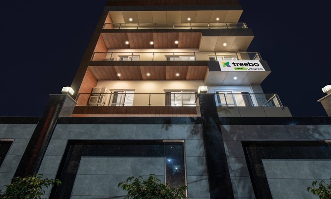 Sector 70 Hôtel | Treebo La Mirage Suite