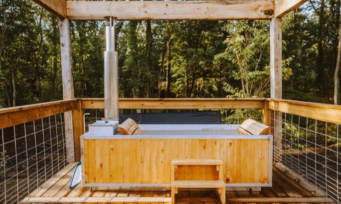 Sodus Cabine | Treehouse 3 Honeymoon Treehouse & Spa with Private Hot Tub