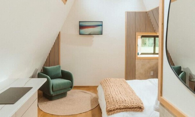 Sodus Cabine | Treehouse 4 · Wander INN Treehouse & spa with private hot tub