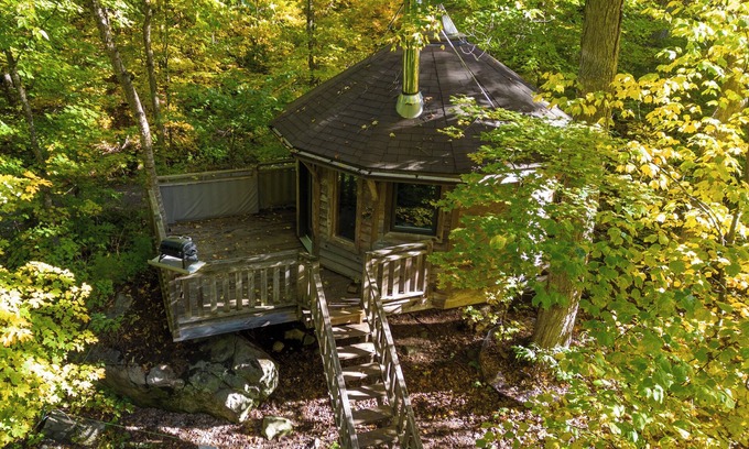 Saint-Faustin-Lac-Carre Maison | Cabane dans les arbres #09 | La Yourte