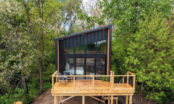 Oakdale Appartement | Treehouse at a lavender farm overlooking a creek!